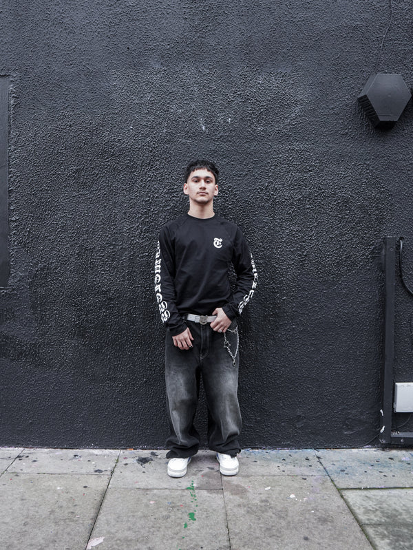 Black Longsleeve – TIM3L3SS