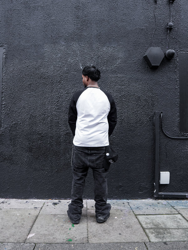 Black/White Longsleeve – TIM3L3SS (image 2)