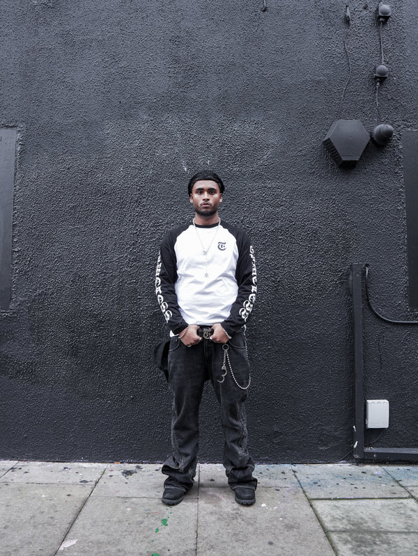 Black/White Longsleeve – TIM3L3SS